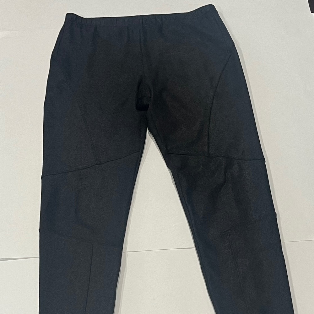 Splendid Coated Leggings in Black -‎ Size S.